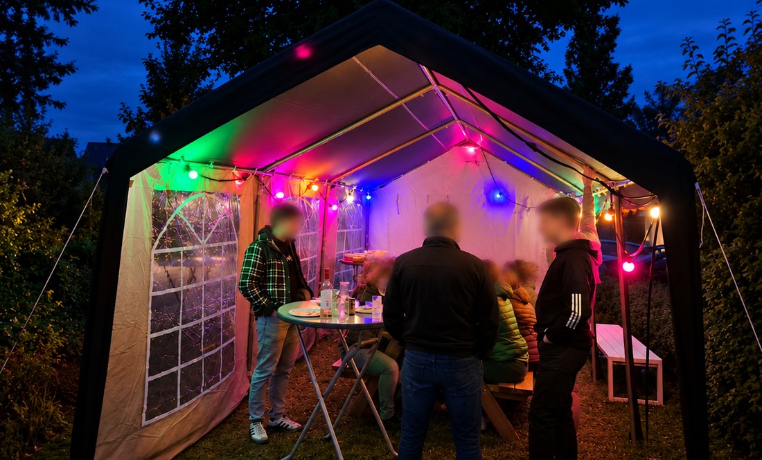 Sfeerverlichting met prikkabels van Freak-Out in een partytent